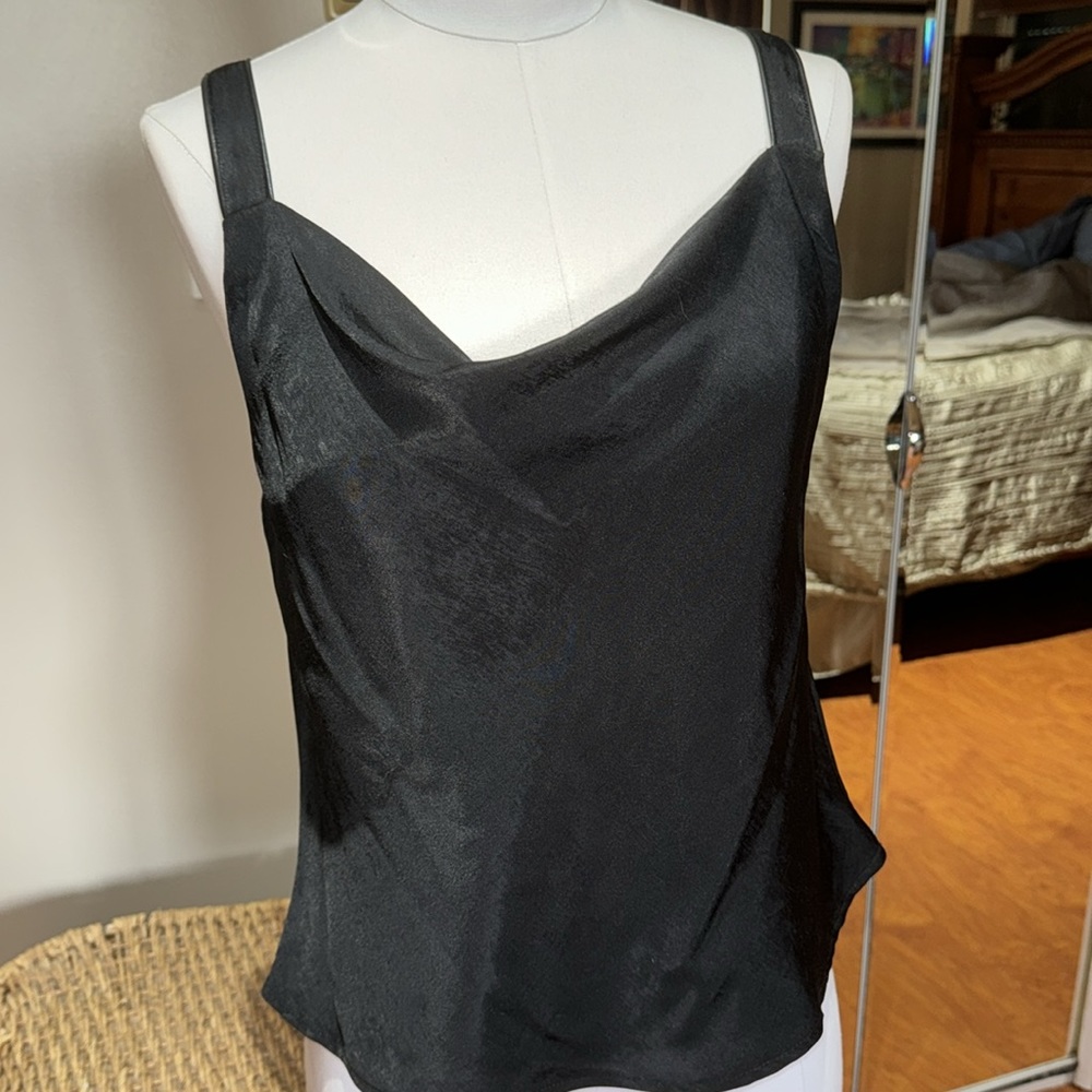 DKNY BLACK SILKY CAMISOLE